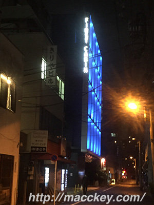 秋葉原店外観夜