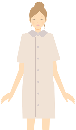 館内着の女性