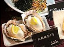 広島駅で牡蠣を食べる
